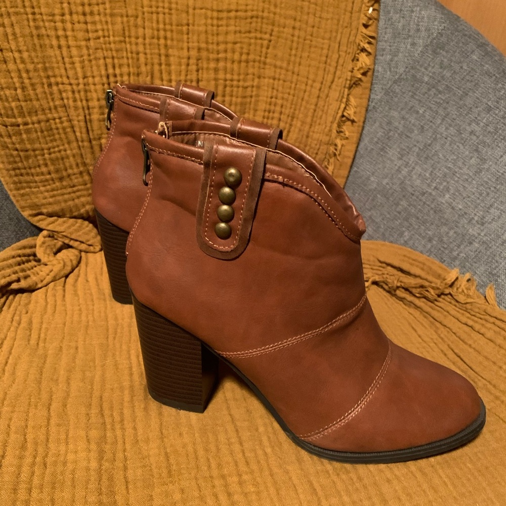 Refresh Chestnut Ankle Booties